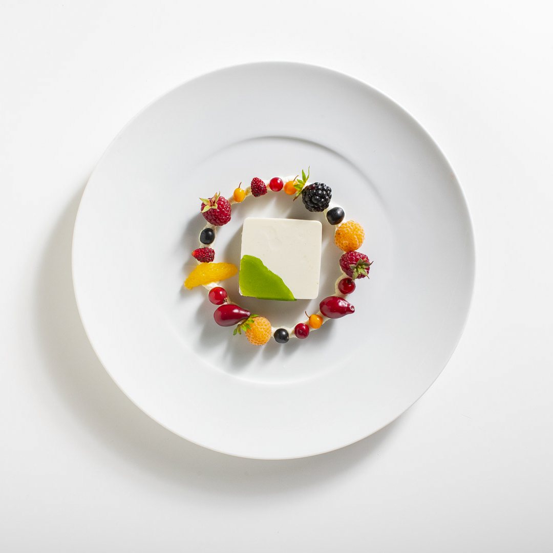 Panna cotta, berries
